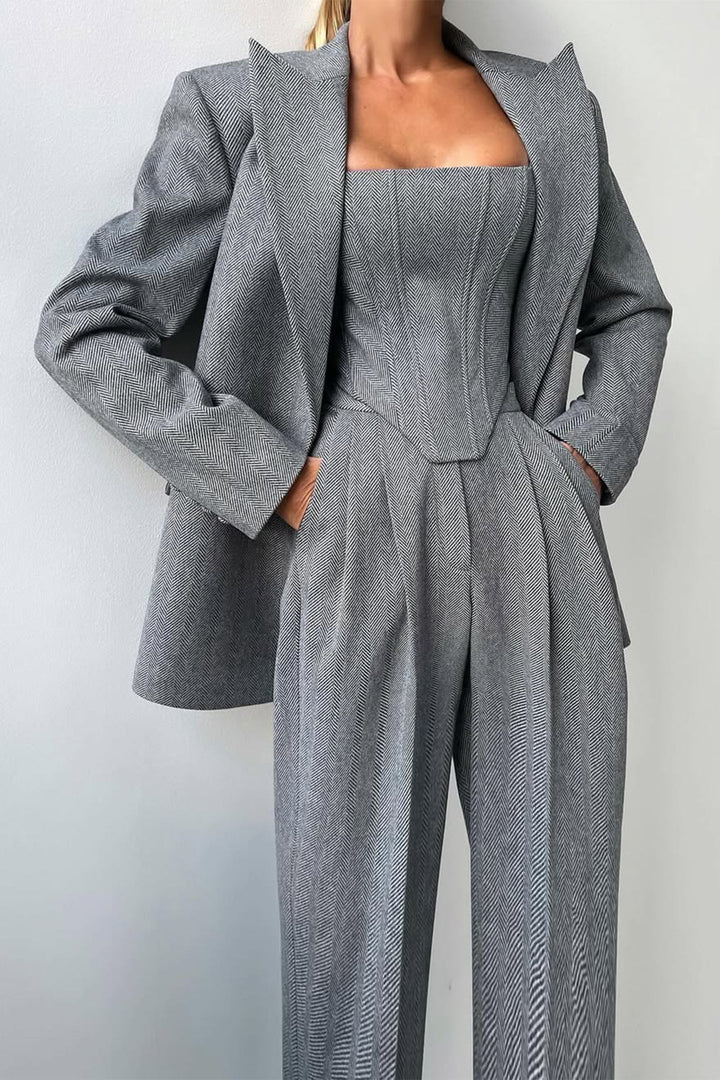 Dolce – Completo a Tre Pezzi con Blazer Doppiopetto