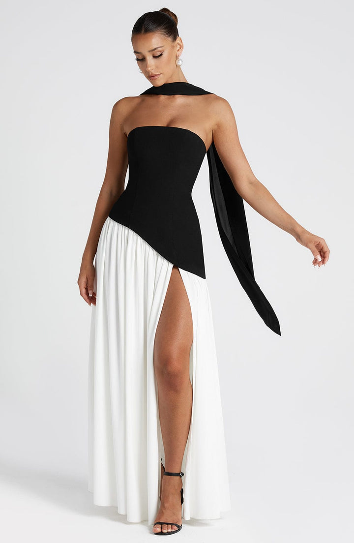 Elara™ | Abito Maxi Scultoreo con Scollo Halter e Spacco Profondo