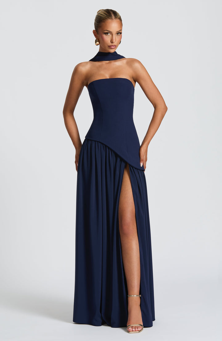 Elara™ | Abito Maxi Scultoreo con Scollo Halter e Spacco Profondo