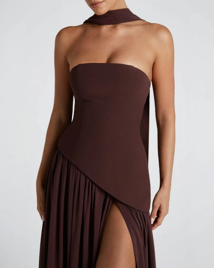 Elara™ | Abito Maxi Scultoreo con Scollo Halter e Spacco Profondo