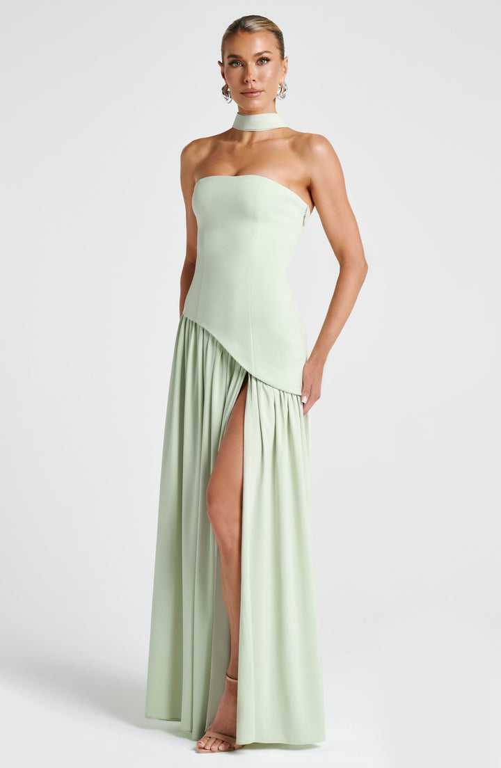 Elara™ | Abito Maxi Scultoreo con Scollo Halter e Spacco Profondo