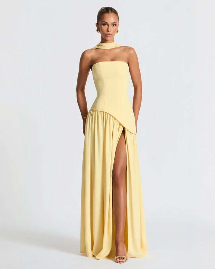 Elara™ | Abito Maxi Scultoreo con Scollo Halter e Spacco Profondo